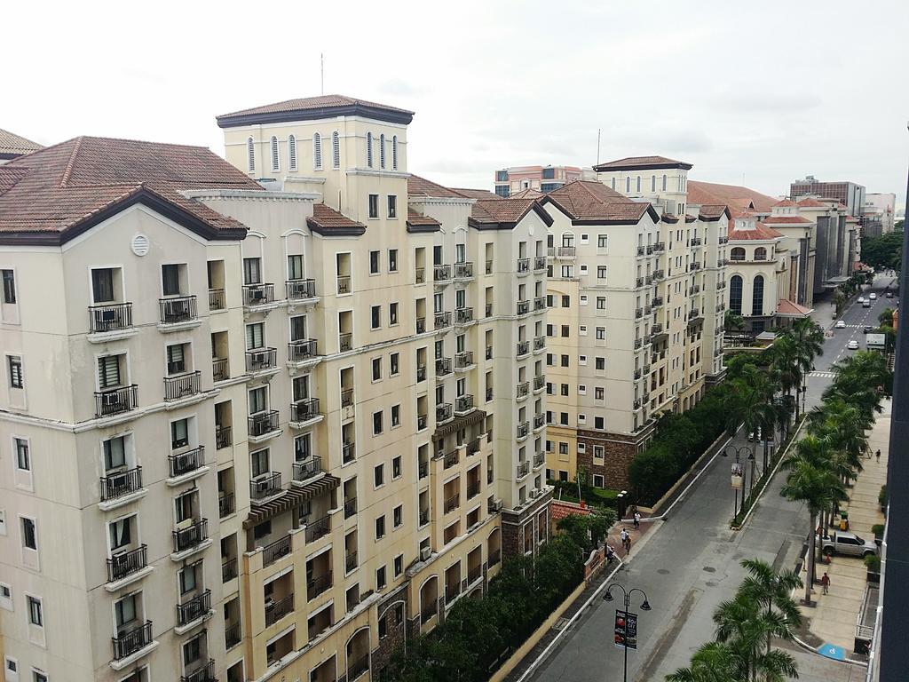 Palm Tree Condos Near Mnl Airport Terminal 3 By Elr マニラ市 エクステリア 写真